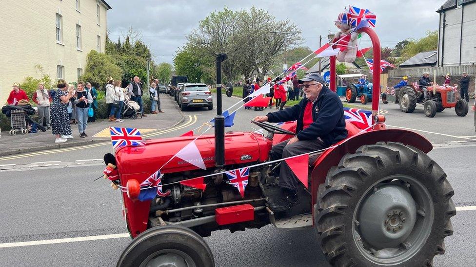 tractor Bontfaen