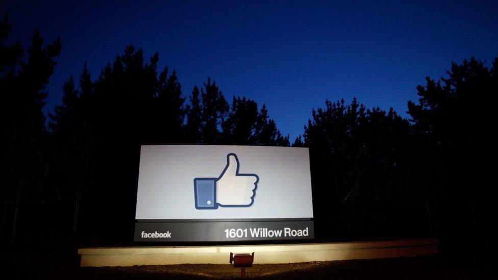 Facebook like sign