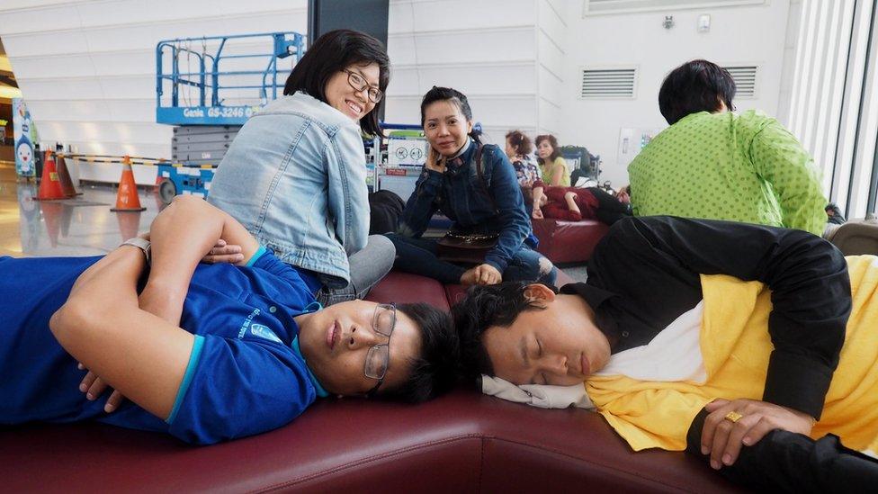 Vietnamese workers stranded at Taoyuan International Airport outside Taipei, Taiwan, 27 September 2016.