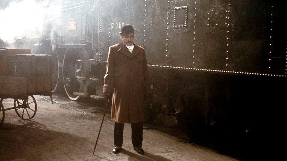 British actor Albert Finney on the set of Murder on the Orient Express, based on the novel by British Agatha Christie, and directed by American Sidney Lumet. (Photo by EMI Film Distributors/Paramount/Sunset Boulevard/Corbis via Getty Images)