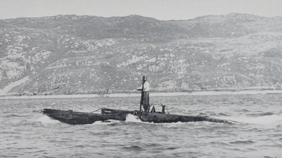 Midget submarine