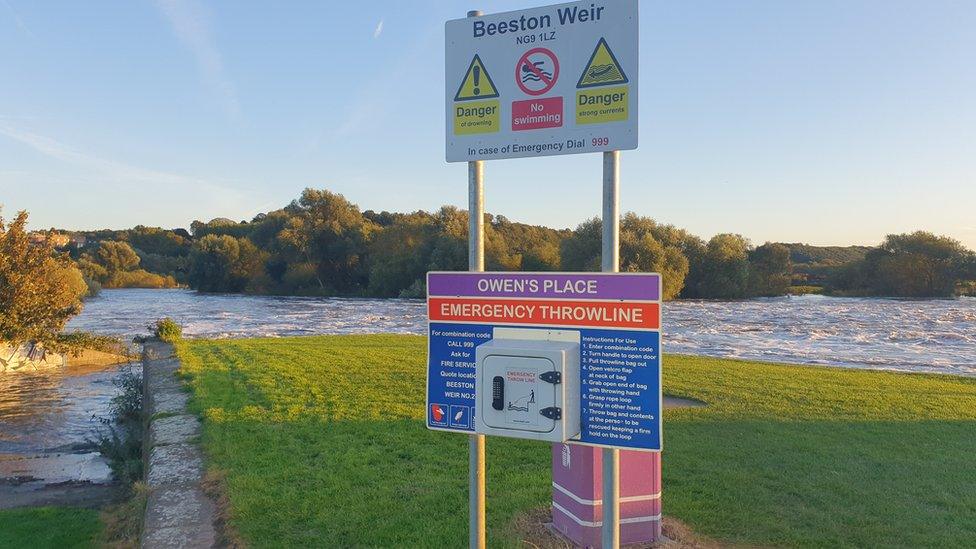 Throw-lines at Beeston Weir