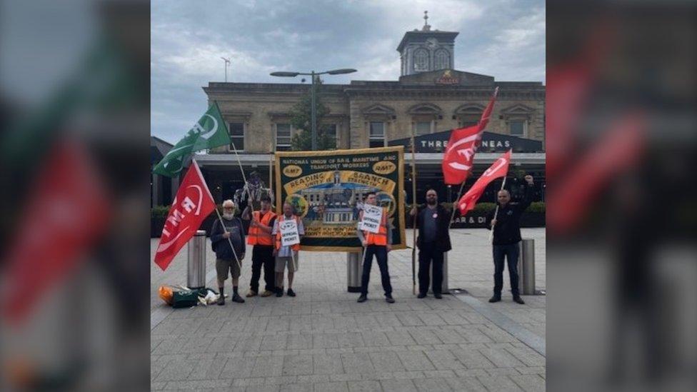 Reading Station picket line