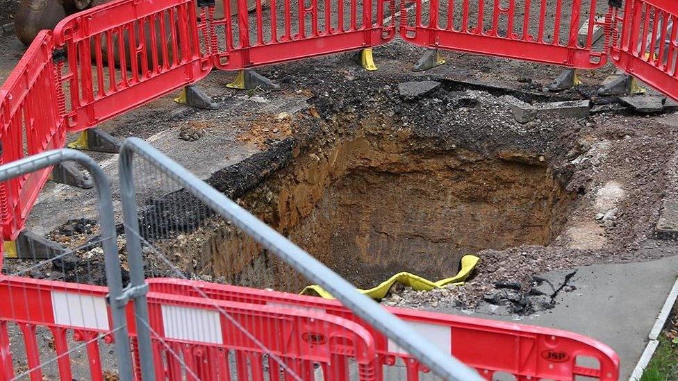 Sinkhole in Potten End