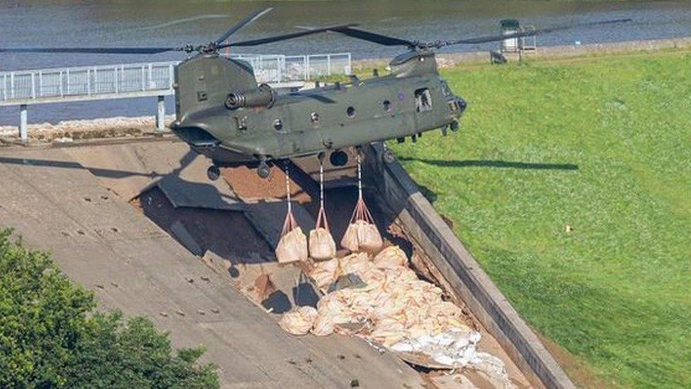 Chinook over dam