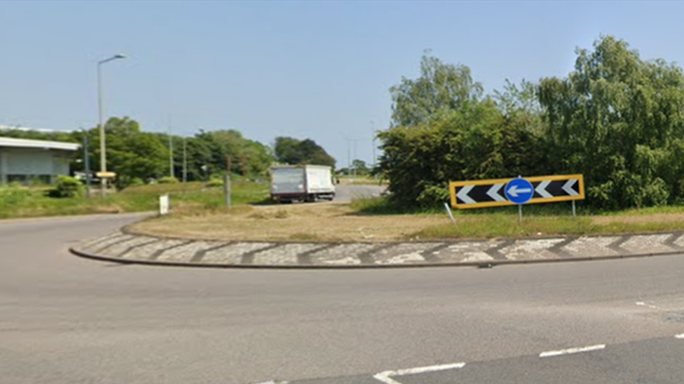 A509 meets the A422