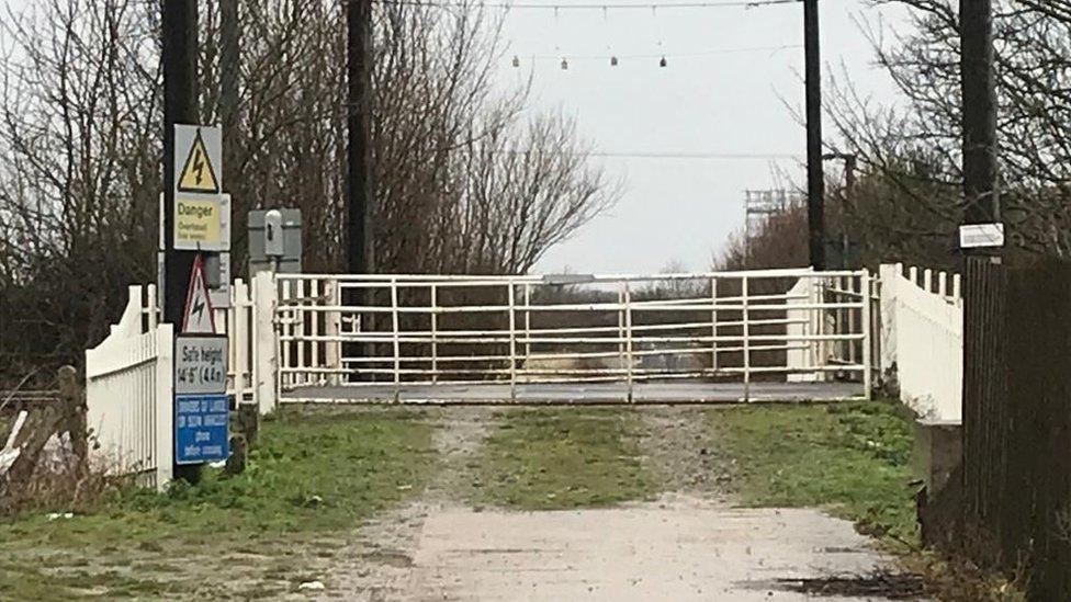 Ivy Farm level crossing