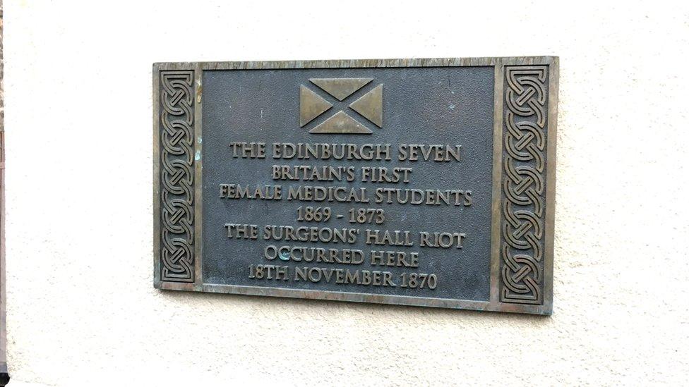 Surgeon's Hall plaque