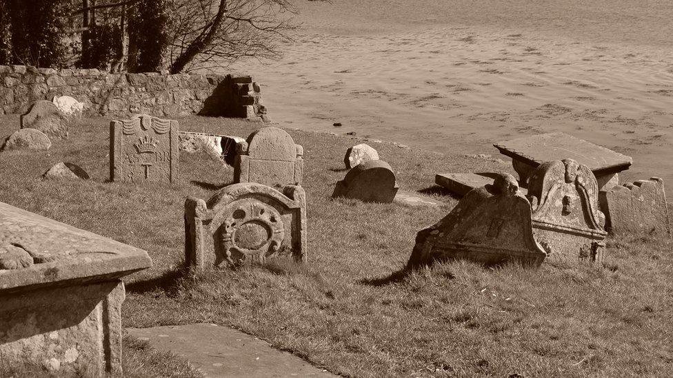 Graves at St Bridgets Kirk, Dalgety Bay