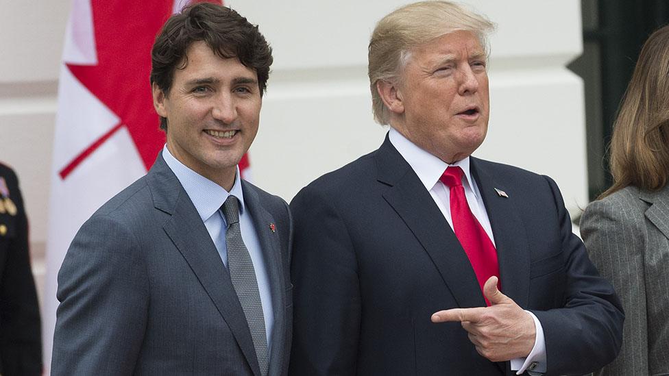 US President Donald Trump (R) and Canadian PM Justin Trudeau