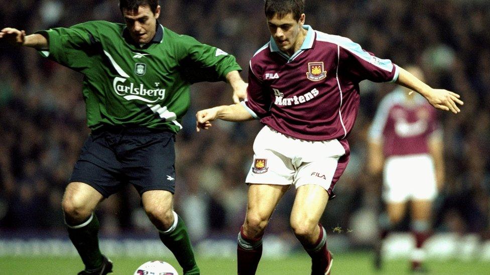 Joe Cole playing for West Ham