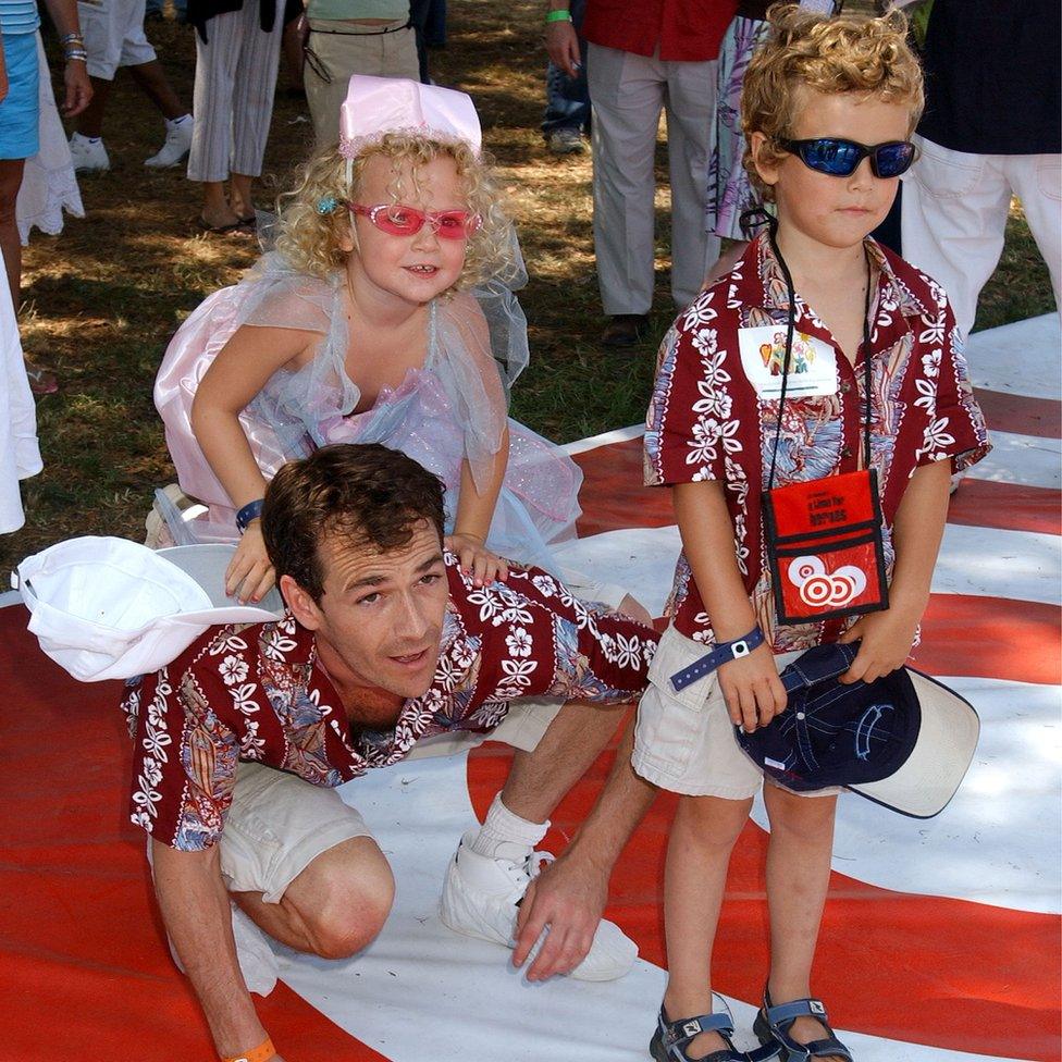 Luke Perry with children Sophie and Jack in 2004