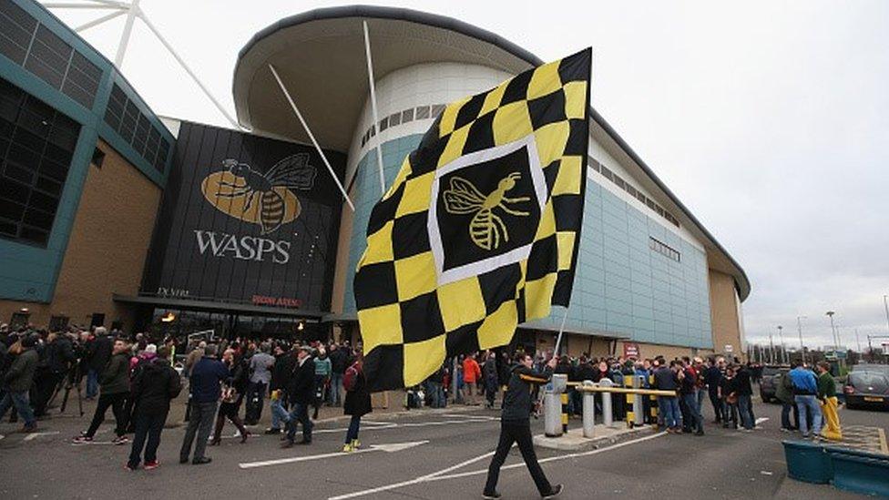 Wasps fans outside the Ricoh Arena