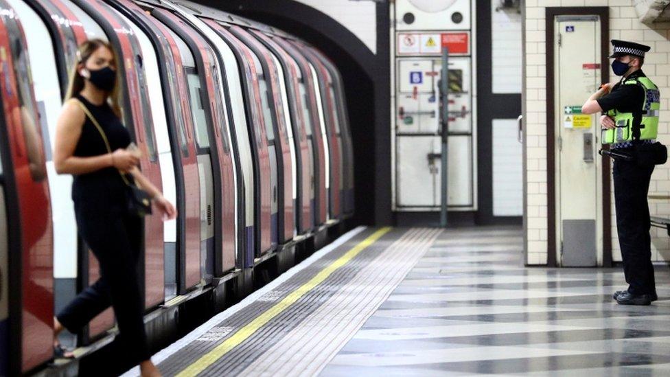 Tube commuter