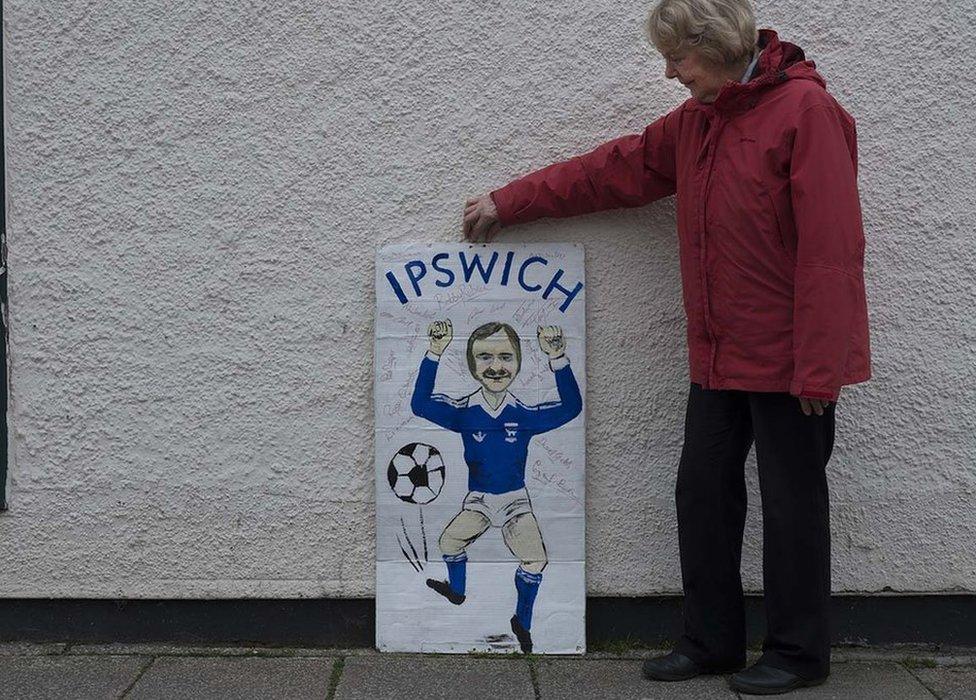 Pam Ireland with Mick Mills banner