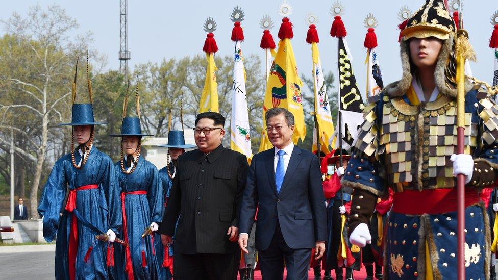 Kim Jong-un and Moon Jae-in on the Korean border