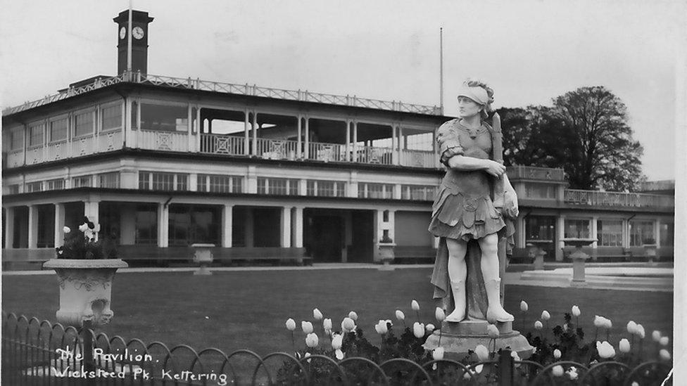 Wicksteed Park pavilion