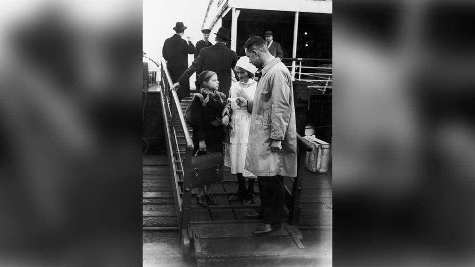 Kindertransport boat arrives in Harwich