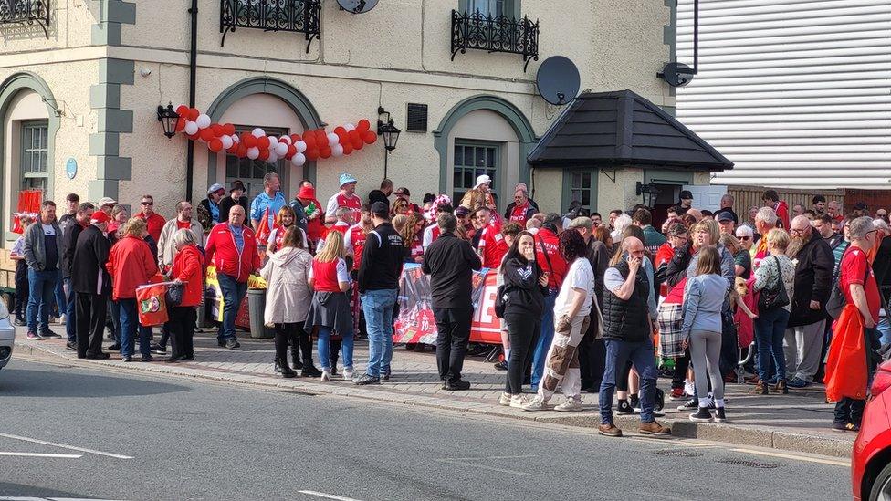 Crowds outside the turf