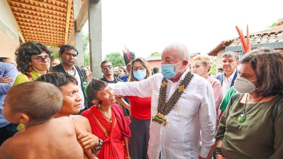 President Lula visits a health centre in Roraima