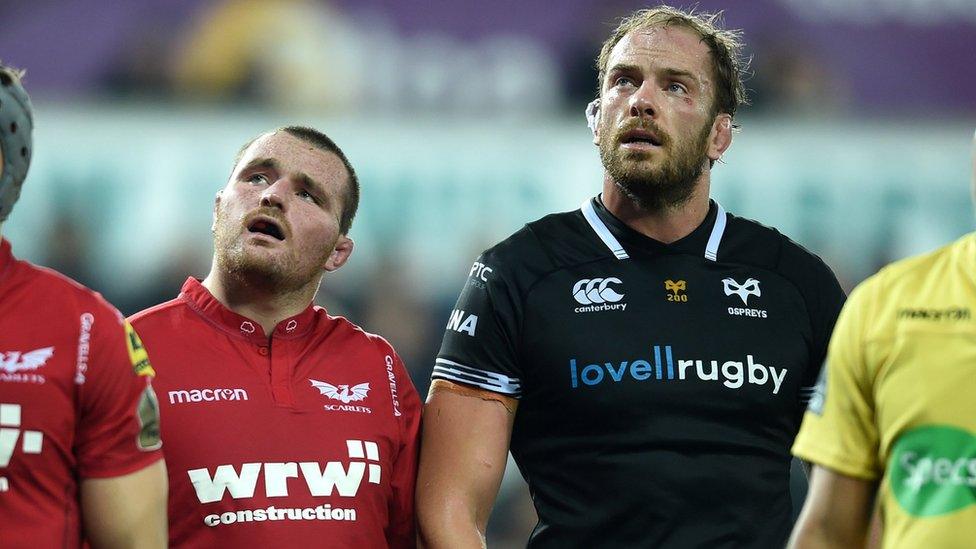 Ken Owens ac Alun Wyn Jones