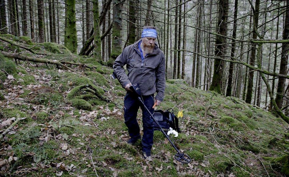 Arne Magnus Vabo with his metal detector