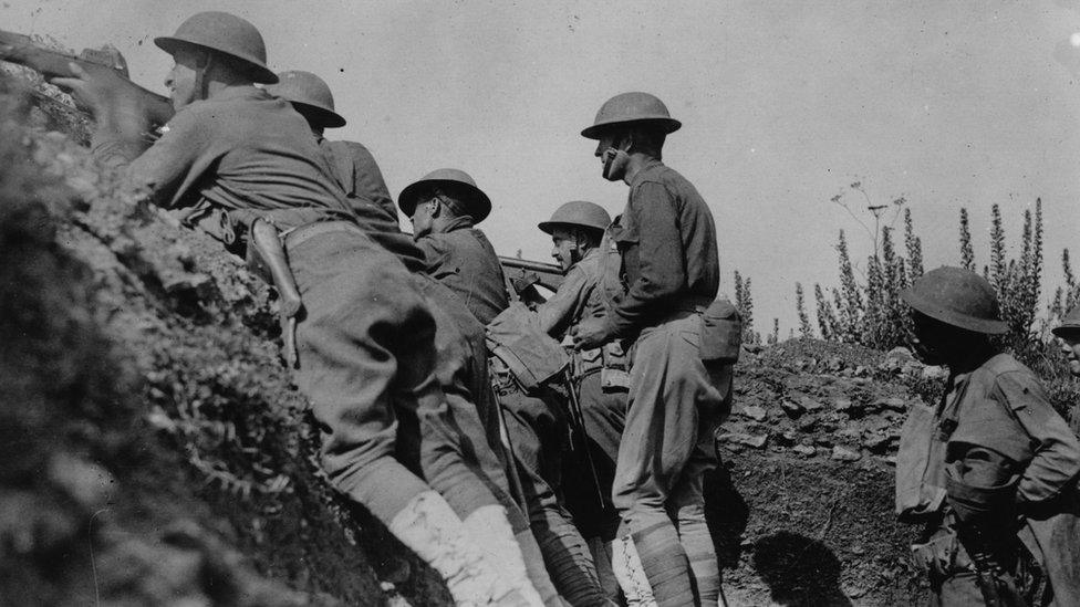 US soldiers fighting in World War One.