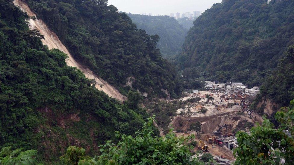 General view of the village of El Cambray II, in Santa Catarina Pinula municipality, some 15 km east of Guatemala City, after a landslide on October 2, 2015.