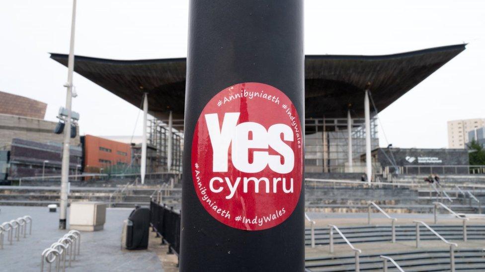 Sticer Yes Cymru