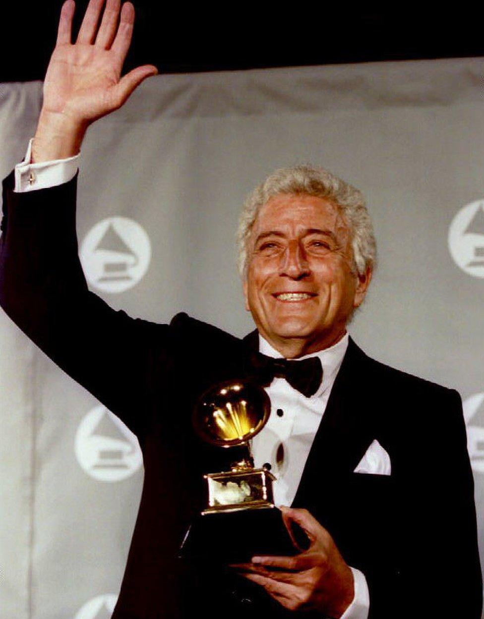 Tony Bennett with his Grammy Award in 1994