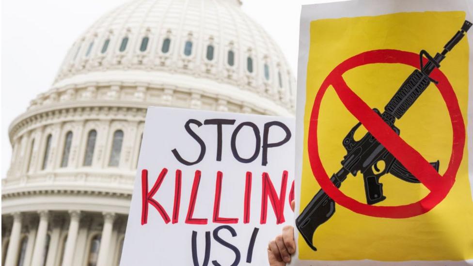 Supreme Court Ruling Expands Us Gun Rights Bbc News