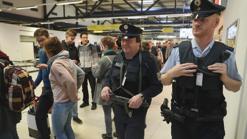 German Federal Police officers