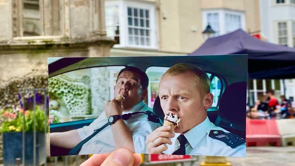 Nick Frost and Simon Pegg in Hot Fuzz