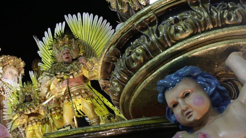 Performer from the Mangueira samba school parades during carnival celebrations at the Sambadrome in Rio de Janeiro, Brazil, Tuesday, 9 Feb 2016.