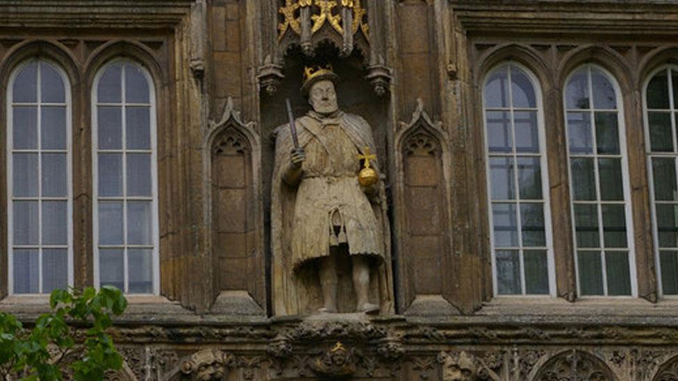 Henry VIII statue, Trinity College, Cambridge