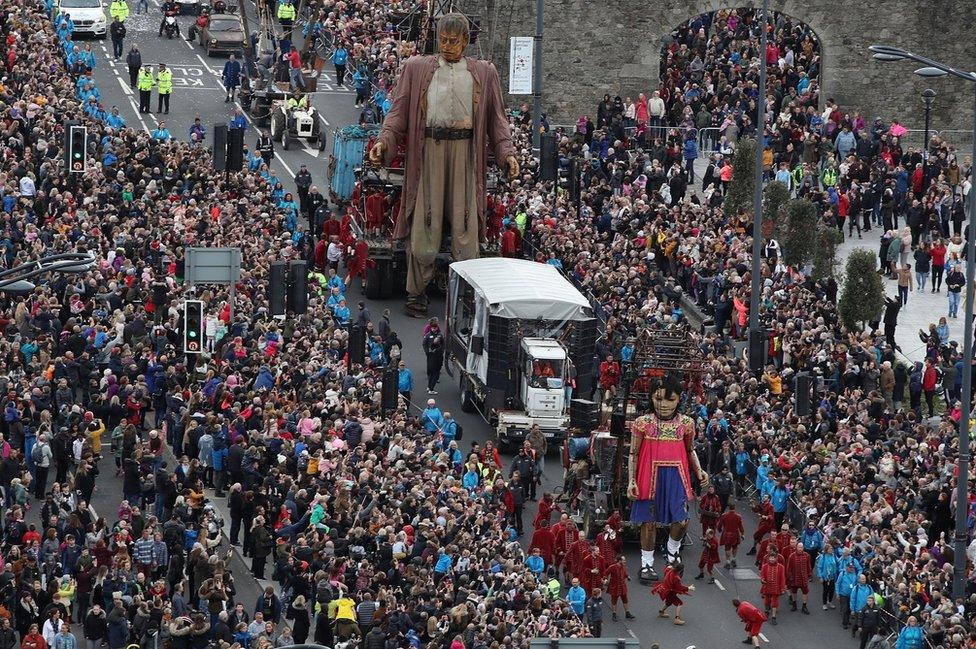 "Giants" street puppets during a street theatre performances