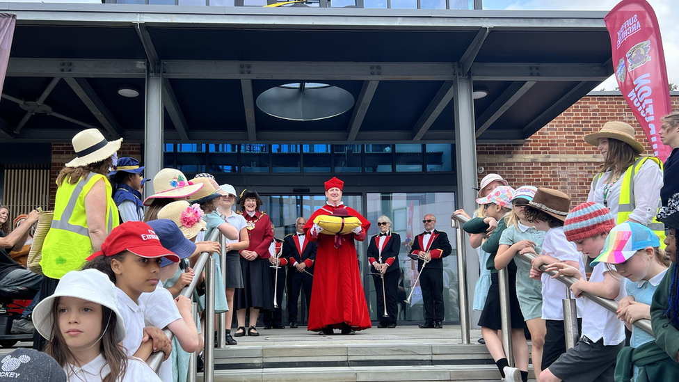 Replica of Wolsey's hat outside The Hold