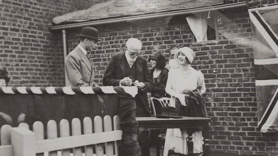 Duke and Duchess of York at plaque unveiling