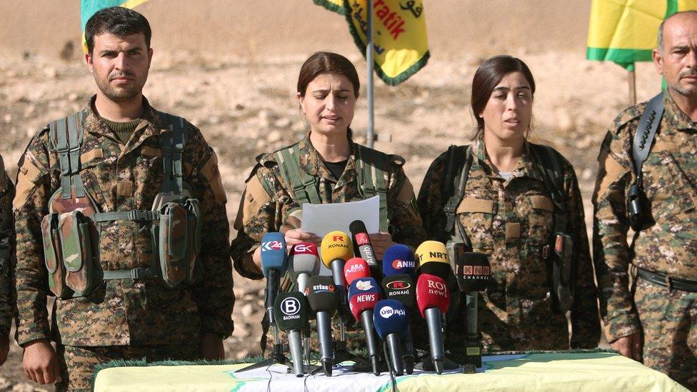 Syrian Democratic Forces (SDF) commanders attend a news conference in Ain Issa, Syria (6 November 2016)