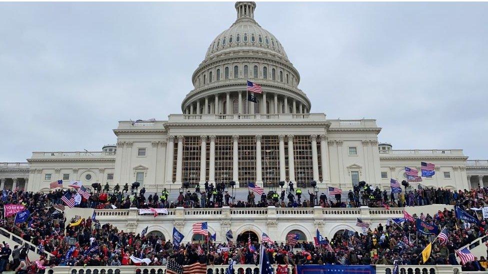 protestors-outside-capitol-building.