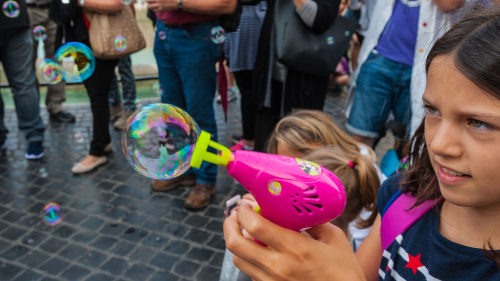 bubble gun