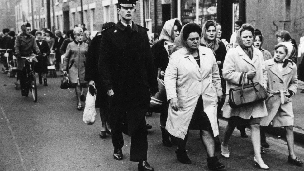 Lillian Bilocca at the head of a march