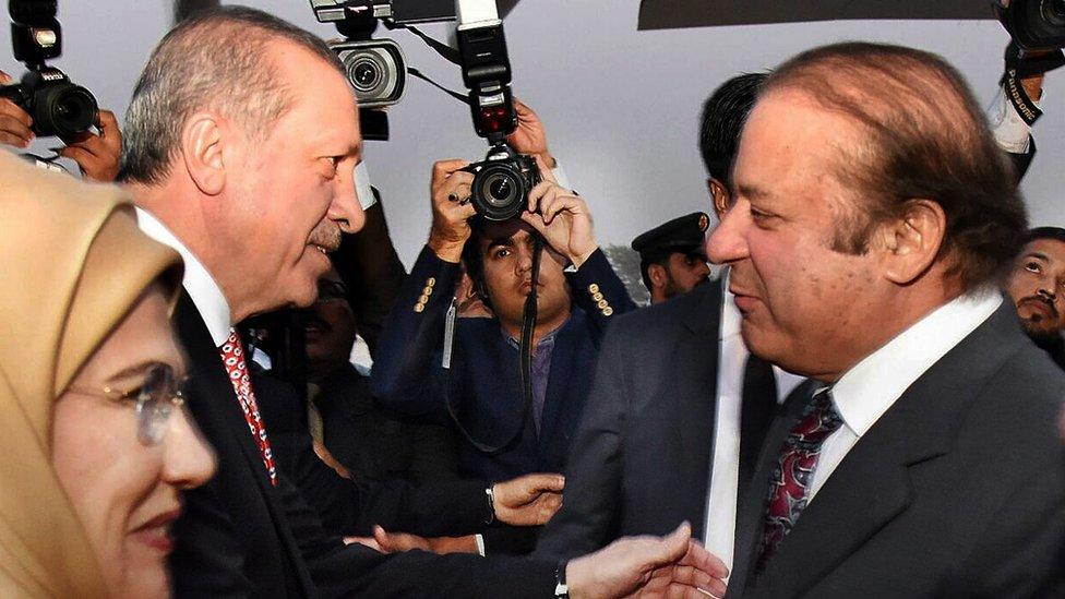 Pakistani Prime Minister Muhammad Nawaz Sharif (R) with Turkish President Recep Tayyip Erdogan upon his arrival at Nur Khan Air Base in Rawalpindi, Pakistan, 16 November 2016