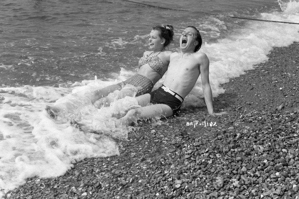 Richard Attenborough , Carol Marsh, Brighton Beach