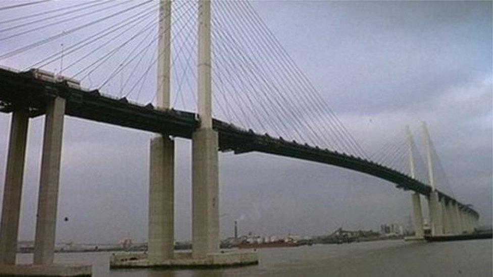 QE2 bridge