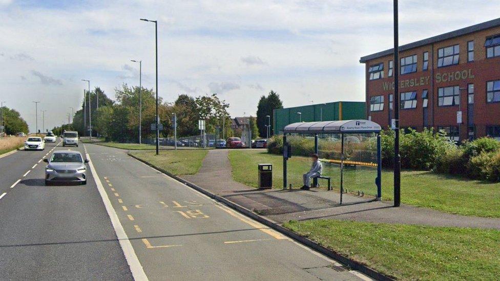 Existing bus lane at Wickersley School