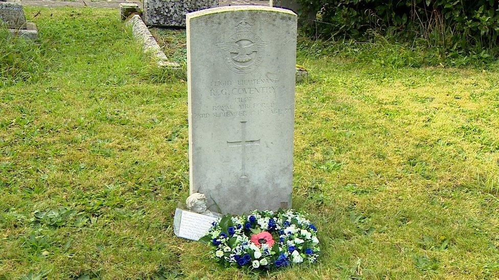 Grave of airman