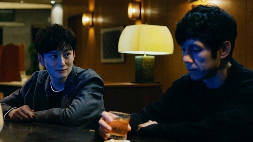 Kafuku (Hidetoshi Nishijima) and Kôji (Masaki Okada)