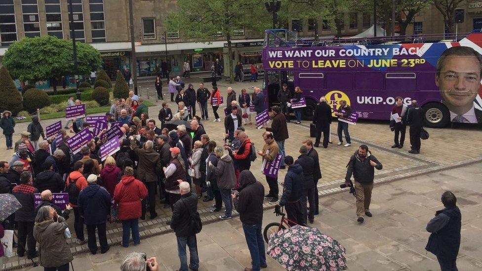 Scene as UKIP battle bus pulls up