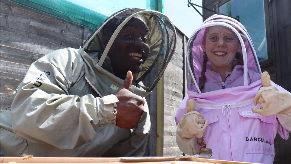 Beekeeper Curtis Thompson and contestant Darcey-Mae.